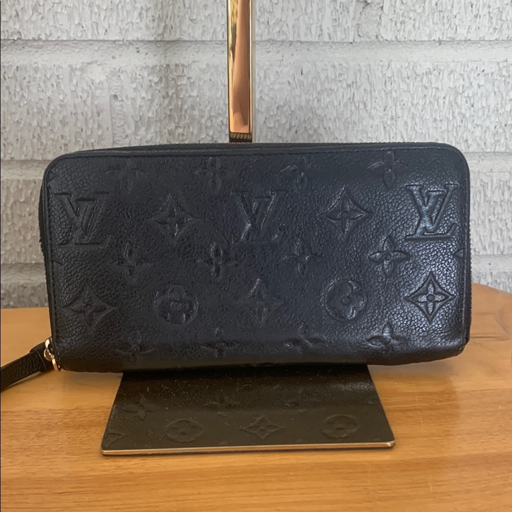 Louis Vuitton Noir Monogram Wallet